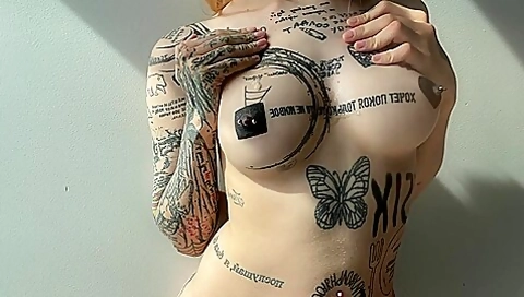 Tattooed teen 18+ Tenderly Masturbate In The Sunlight