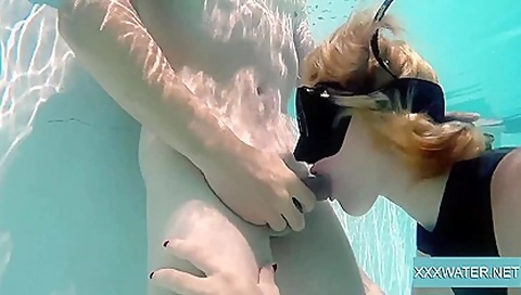 Jason mouth fucks Marcie underwater