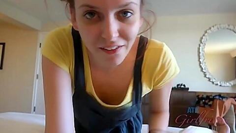 Emma Evins In A Little Sight Seeing Before A Creampie In Hawaii