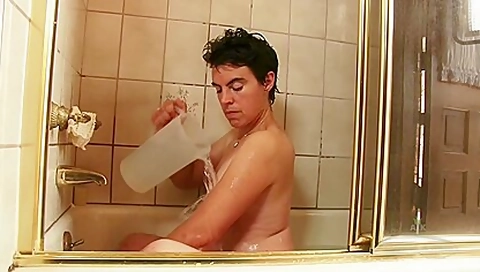 Renee Feels Grimy So She Takes A Nice Long Soak In The Bath As Sh