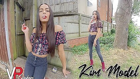 Kim Model In Dark Jeans